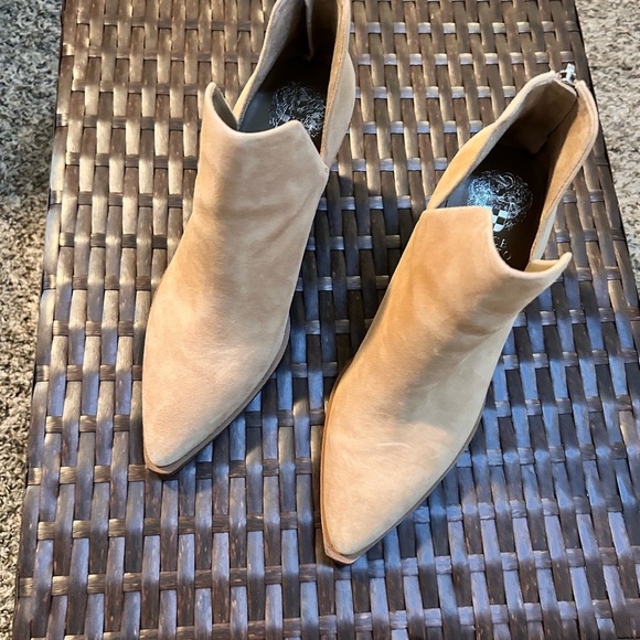 VINCE CAMUTO • Suede/Leather Tan Booties • 7M • - Picture 4 of 9
